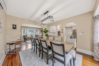 Welcome to this beautifully renovated colonial 4 Bedrooms, 4 - photo 9