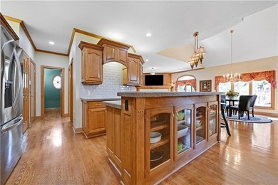 Stunning Custom Built Masterpiece on Extensively Landscaped - photo 14