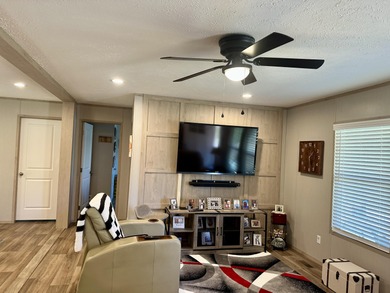 NEW DOUBLEWIDE WITH SEASONAL LAKE VIEW WOOD CREEK LAKE - photo 15