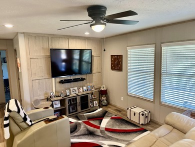 NEW DOUBLEWIDE WITH SEASONAL LAKE VIEW WOOD CREEK LAKE - photo 18