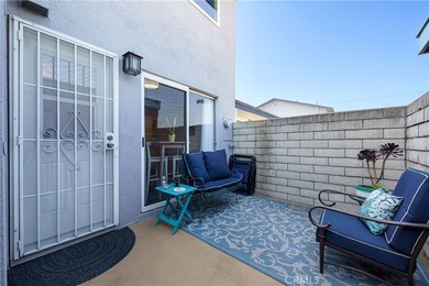 Superior location, close to Huntington Harbor, shopping, schools - photo 18