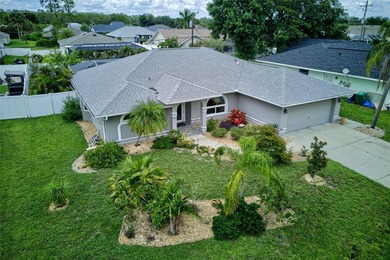 Under contract-accepting backup offers. Welcome to this charming - photo 2