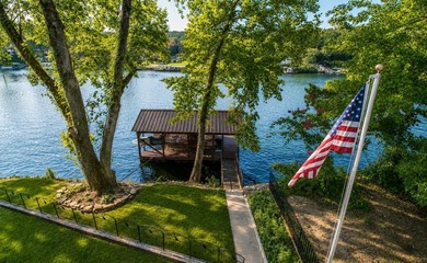 Some waterfront homes are enjoyed. The rare ones are treasured - photo 3
