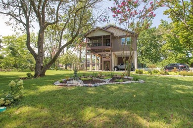 Some waterfront homes are enjoyed. The rare ones are treasured - photo 6