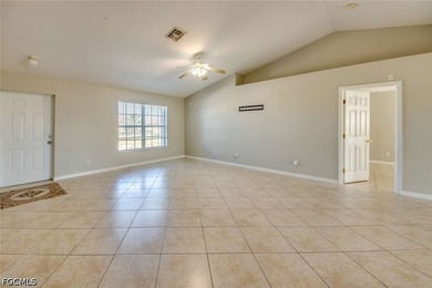 LOCATION! LOCATION! Why wait for a new home to be built? Come to - photo 3