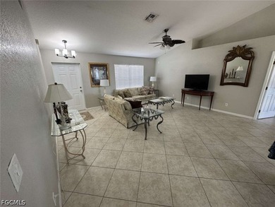 LOCATION! LOCATION! Why wait for a new home to be built? Come to - photo 4