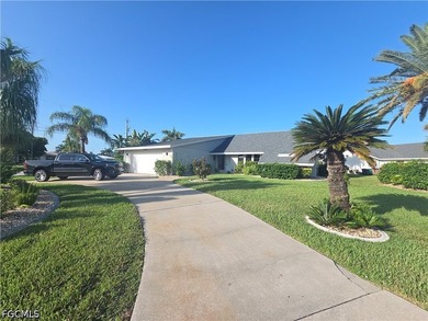 Recently Updated ,Bath,Kitchen ,Flooring/Water views/Large under - photo 1