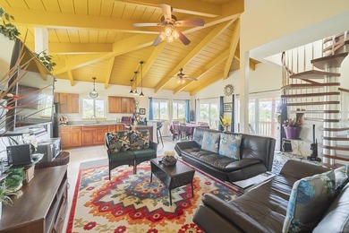 Welcome to this stunning and versatile property, a licensed - photo 4
