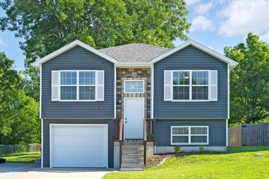 Built in 2021, this well-maintained 3 bedroom, 2 bathroom - photo 2