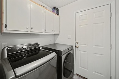 Wonderful starter home or great home for downsizing that is - photo 14