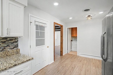 'Welcome to Silver Ridge Westerly. Glen Ridge model to your - photo 16