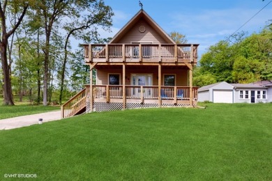 Indian Lake - Cass County Home For Sale in Dowagiac Michigan