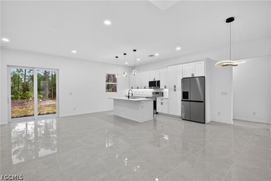 Seller offering assistance with buyer's closing costs! MOVE-IN - photo 2