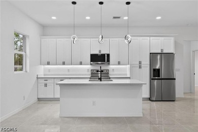 Seller offering assistance with buyer's closing costs! MOVE-IN - photo 5