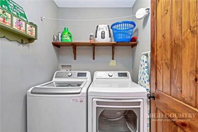 Just listed! Worth the wait! This beautifully maintained Sugar - photo 27