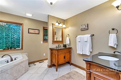 Just listed! Worth the wait! This beautifully maintained Sugar - photo 32