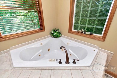Just listed! Worth the wait! This beautifully maintained Sugar - photo 33
