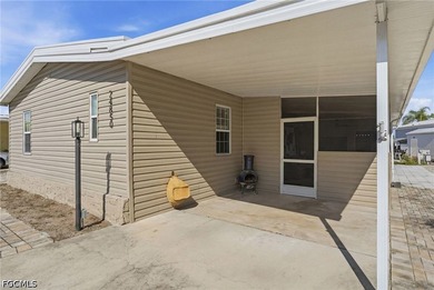Best value in Spring Creek Village! This rare 3-bedroom 2 bath - photo 3