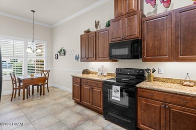 Maintenance free, one-owner VILLA in GOLF COURSE community - photo 5