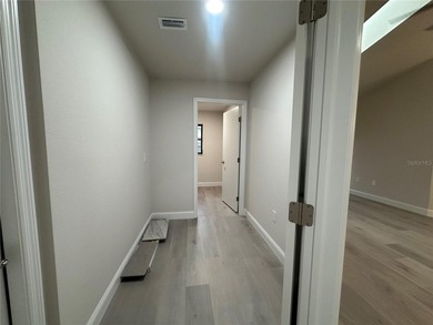 Welcome home! This beautiful updated property is completely - photo 4