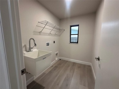 Welcome home! This beautiful updated property is completely - photo 5