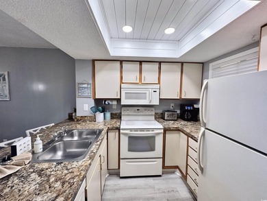 Welcome to coastal living at its best in this 2-bedroom, 2-bath - photo 7
