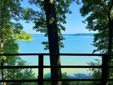 Kentucky Lake Home Sale Pending in Big Sandy Tennessee