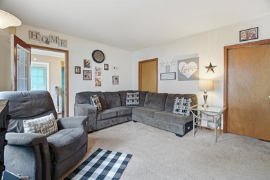 Great opportunity in a convenient Oshkosh location with strong - photo 4