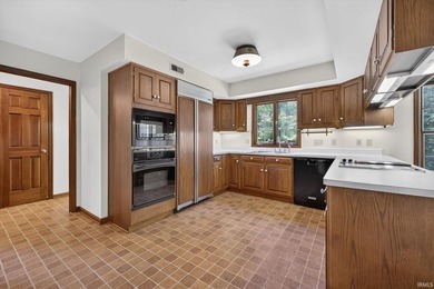 This lovely one-owner four bedroom, three and a half bath brick - photo 9