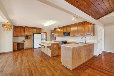 Seller has an accepted contract with a 48 hr right of first - photo 11