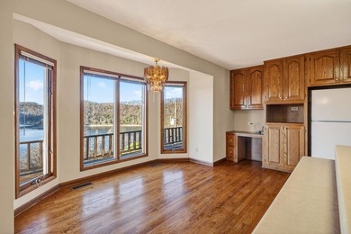 Seller has an accepted contract with a 48 hr right of first - photo 12