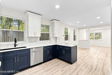 Walk to park, River, Schools! Beautifully updated 4 bdrm 3 ba - photo 13