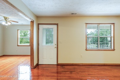 Looking for a Big Private Yard and a nice Handicapped equipped