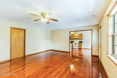 Looking for a Big Private Yard and a nice Handicapped equipped