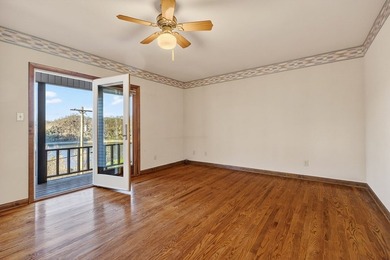 Seller has an accepted contract with a 48 hr right of first - photo 19