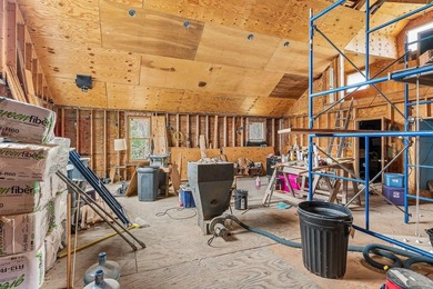 Quaint log cabin with attached incomplete 30 x 40 multi story - photo 20