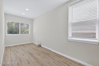 Walk to park, River, Schools! Beautifully updated 4 bdrm 3 ba - photo 20