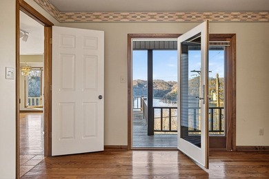 Seller has an accepted contract with a 48 hr right of first - photo 20