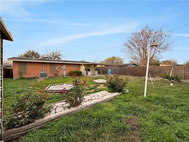 You're going to love this 3 bedroom, 1 bathroom home with a - photo 21