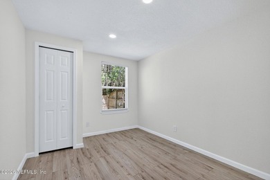 Walk to park, River, Schools! Beautifully updated 4 bdrm 3 ba - photo 23