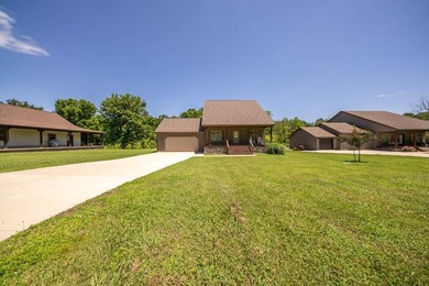 Spring River Front Retreat | Gated Community | 1.13 Acres | - photo 4