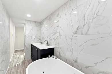 Walk to park, River, Schools! Beautifully updated 4 bdrm 3 ba - photo 26