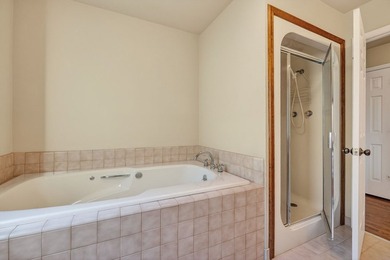 Seller has an accepted contract with a 48 hr right of first - photo 30