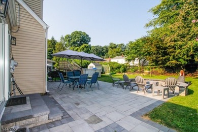 Welcome to this beautifully updated 4-bedroom, 2-bath home in - photo 33