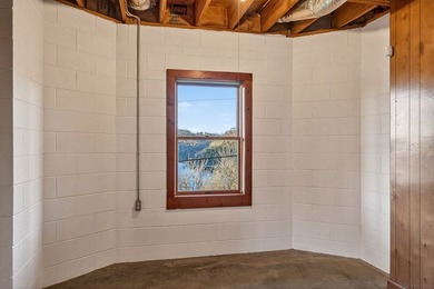 Seller has an accepted contract with a 48 hr right of first - photo 34