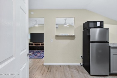 Walk to park, River, Schools! Beautifully updated 4 bdrm 3 ba - photo 36