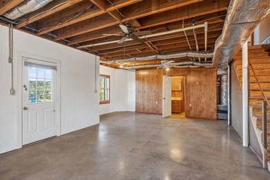 Seller has an accepted contract with a 48 hr right of first - photo 36