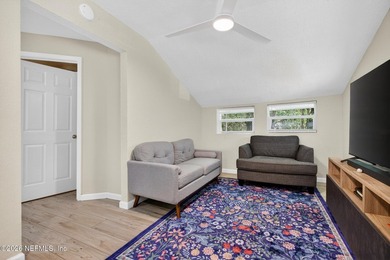 Walk to park, River, Schools! Beautifully updated 4 bdrm 3 ba - photo 42