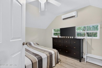 Walk to park, River, Schools! Beautifully updated 4 bdrm 3 ba - photo 43