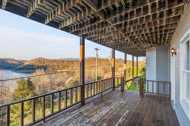 Seller has an accepted contract with a 48 hr right of first - photo 46